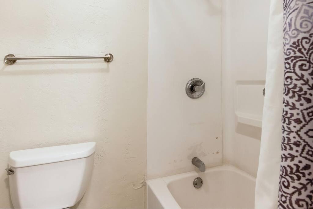 Lovely 1 Bedroom With Kitchen, Free Wifi & Parking 卡帕阿 外观 照片